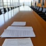 Sala de reuniões emergencial do governo brasileiro em Brasília, respondendo a ataque dos EUA à Venezuela e alegada captura de Maduro.