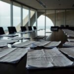 Edifício da CLDF em Brasília sob céu nublado, simbolizando críticas ao presidente do BRB por falta de transparência na gestão.