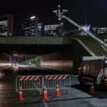 Túnel Buraco do Tatu interditado à noite para manutenção de videomonitoramento em Brasília.